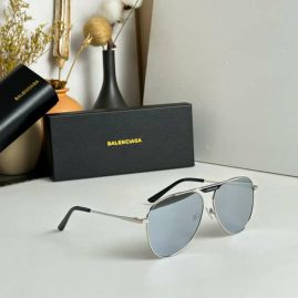 Picture of Balenciga Sunglasses _SKUfw54044931fw